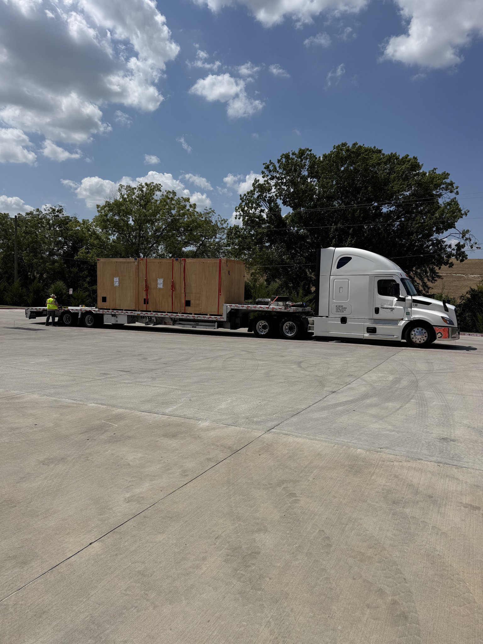 Maas Logistics truck and trailer